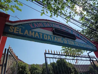 Sempat Viral, Running Teks ‘Pj. Bupati Bekasi Dani Ramdan Bobrok!!’ di SDN Setia Darma Bekasi