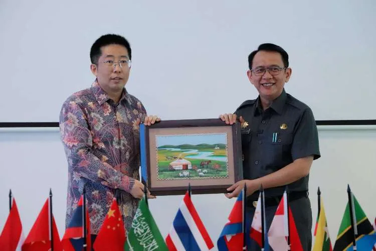 Serap Tenaga Kerja Lokal Hingga 70 Persen, Dani Ramdan Apresiasi Komitmen PT. Yili Indonesia Dairy