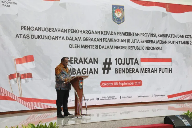 Wamendagri: Gerakan Pembagian 10 Juta Bendera Merah Putih Perkuat Nasionalisme