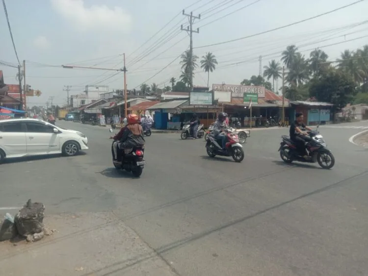 Traffic Lamp Simpang Parik Muko Aia Kota Payakumbuh Berubah Jadi Warning Light, Pengguna Jalan Diimbau Hati-hati