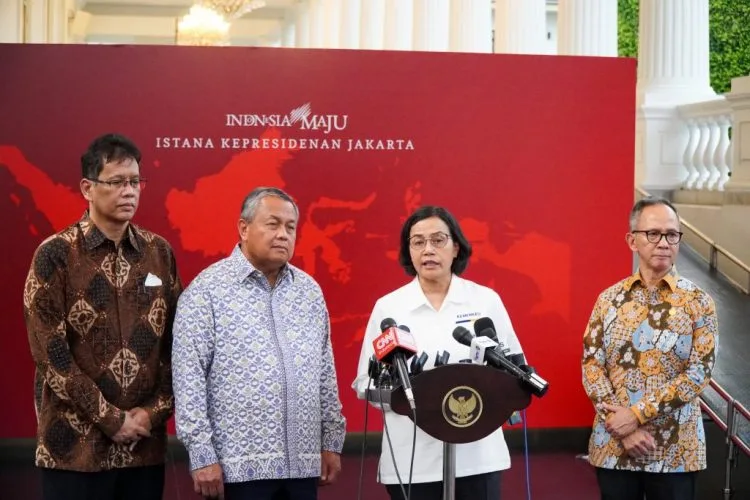 Laporkan Perkembangan Situasi Perekonomian Global kepada Presiden Jokowi, Sri Mulyani: KSSK dan Kemenkeu Terus Jaga Daya Beli Masyarakat Bawah