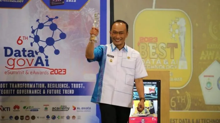 Sukses Dorong Transformasi Digital Dalam Organisasi Publik, Pj Gubernur Sulbar, Prof Zudan Dapatkan Award dari ABDI