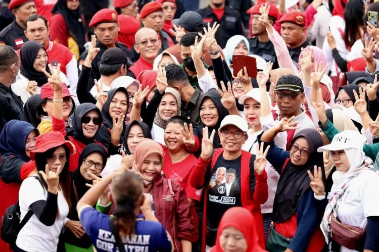 Ibu-ibu di Banyumas Sambut Antusias Siti Atikoh