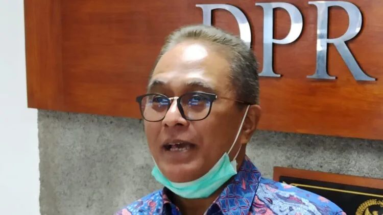 Guspardi Minta Pemerintah Prioritaskan Pengangkatan Tenaga Honorer Jadi ASN