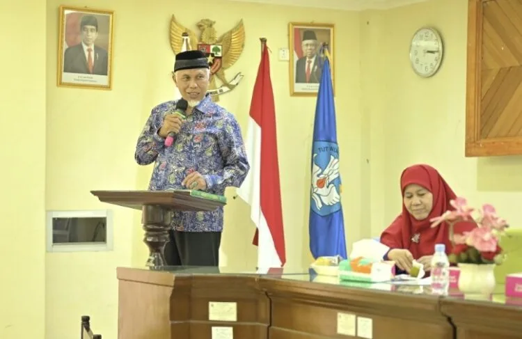 Gubernur Mahyeldi Bersama Bunda Harneli Hadiri Pelantikan Pengurus APPAUDI