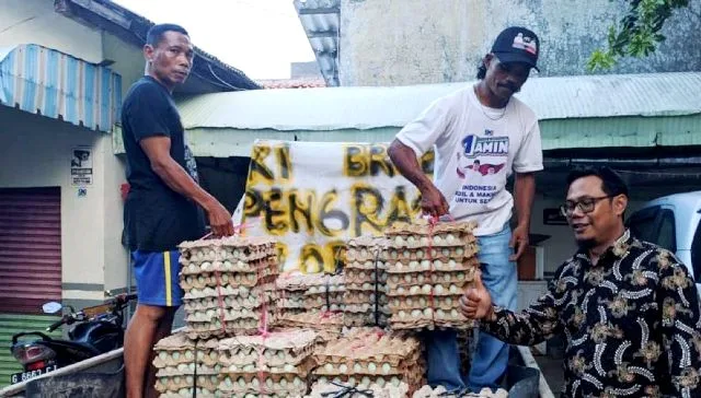 Pendukung Anies di Brebes Sumbang 10 Ribu Butir Telur Asin untuk Kampanye AMIN di JIS