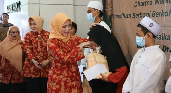 Buka Baksos dan Bazar, Ketua DWP Kemendagri Imbau Jadikan Momen Ramadhan untuk Penguatan Persaudaraan