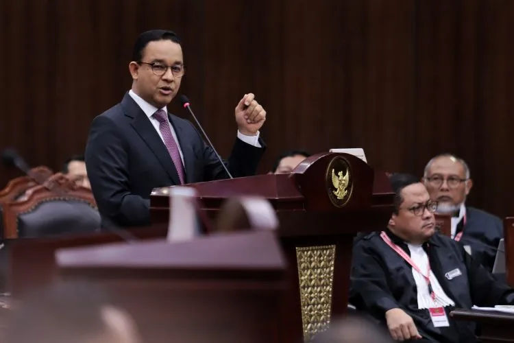 Carpres Anies Baswedan saat membacakan paparan di sidang PHPU