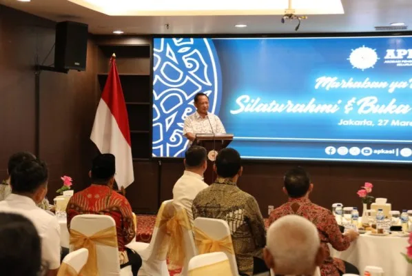 Bukber dengan Apkasi, Mendagri Ingatkan para Bupati Perhatikan Ketersediaan Pangan dan Keamanan Arus Mudik Lebaran