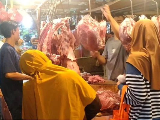 Awal Ramadan 1445, Omzet Pedagang Pasar Ciracas Jaktim Naik 100 Persen