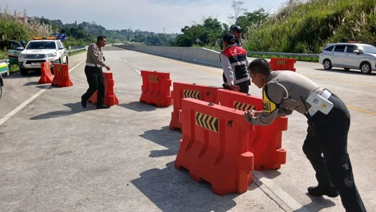 Mulai Difungsikan, Jalan Tol Bocimi Ruas Cigombong – Cibadak
