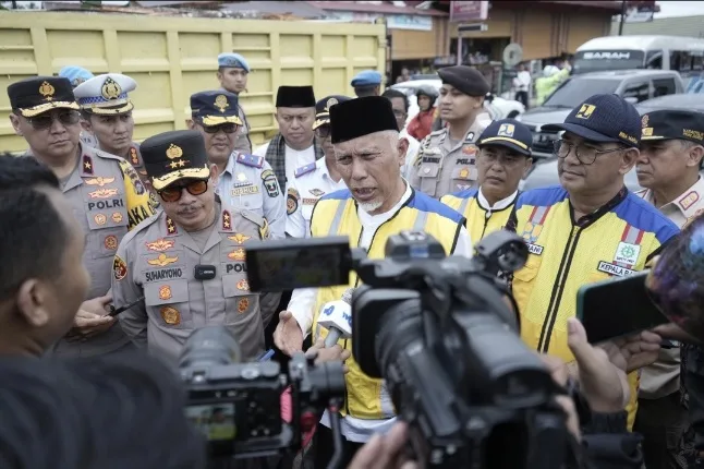 Gubernur Mahyeldi Bangun Sinergi Atasi Bencana Lahar Dingin di Agam dan Tanah Datar