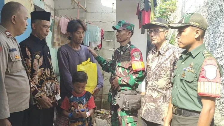 Fenomena Video Viral Anak Kelaparan, Danramil Bojong Gede Bagikan Sembako