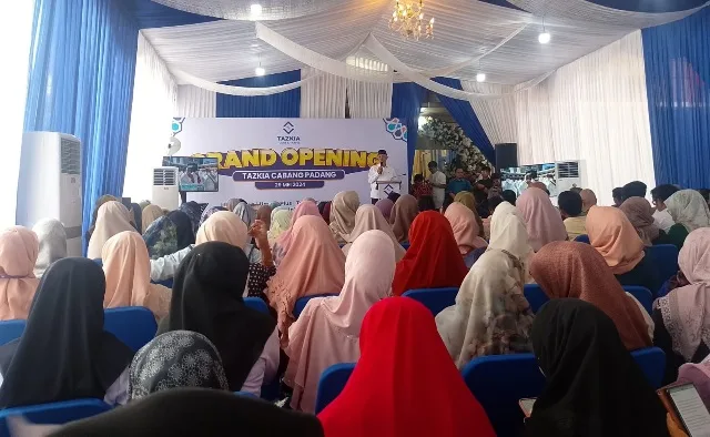 Travel Tour Tazkia Permudah Layanan Haji-Umrah Warga Sumbar