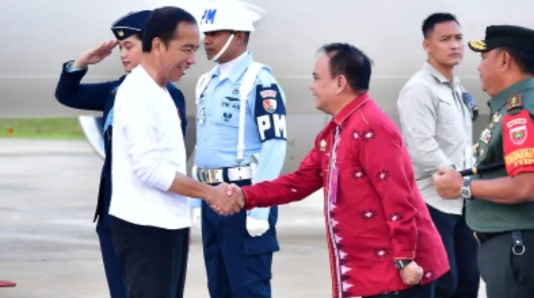 Pj Gubernur Sambut Kedatangan Presiden Jokowi di Sultra