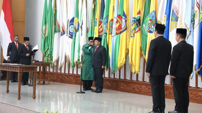 Resmi Purna Tugas sebagai Sekjen Kemendagri, Mendagri Lantik Suhajar Sebagai Wakil Rektor IPDN 