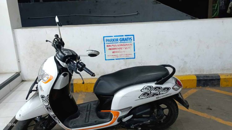Juru Parkir Menjamur di Indomaret Se-Kab Cirebon, Warga: Itu Gratis, Harusnya Ditangkap