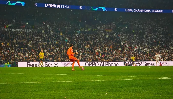 Di Sela Final Liga Champions, OPPO Gelar Laga Amal Antara Pemain Indonesia Vs 5 Legenda Sepak Bola Dunia dan Hadirkan Smartphone Find X7 Ultra