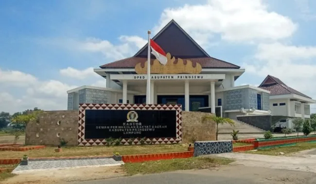 Anggota DPRD Pringsewu dapat Surat Tugas Bacalon Bupati dan Wabup Pringsewu pada Pilkada 2024 dari PAN