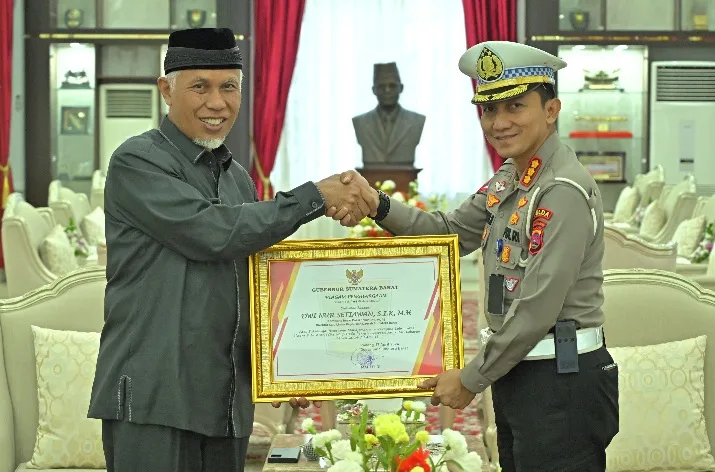 Ditlantas Polda dan BPJN Sumbar Raih Penghargaan dari Gubernur Mahyeldi
