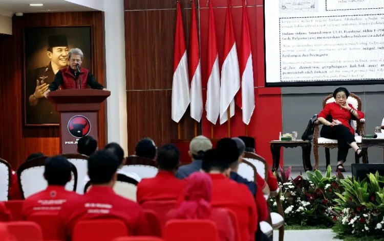 Megawati Ajukan Pertanyaan Besar di Sekolah Hukum PDIP