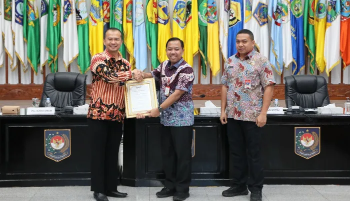 LKPP Anugerahi Kemendagri Penghargaan Kematangan UKPBJ Level 3