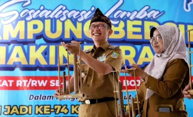 Diikuti Jutaan Peserta, Pj Bupati Bekasi Targetkan Lomba Kampung Bersih Pecahkan Rekor Muri