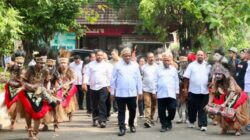 Tiba di Kantor DPP Gerindra untuk Terima Rekomendasi Sebagai Cagub, John Wempi Wetipo Disambut Tarian Papua