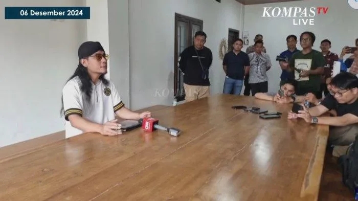 Sambil Menahan Tangis, Gus Miftah Akhirnya Menyatakan Mengundurkan Diri Sebagai Utusan Khusus Presiden