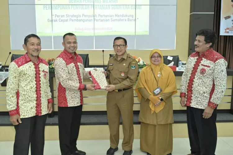 Konferwil Perhiptani IV Sumbar, Pj Sekda Yozarwardi Sebut Peran Petani Sangat Penting dalam Mewujudkan Swasembada