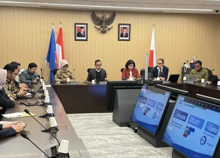 Wamendagri Dorong Pemanfaatan Data Kependudukan di Luar Negeri