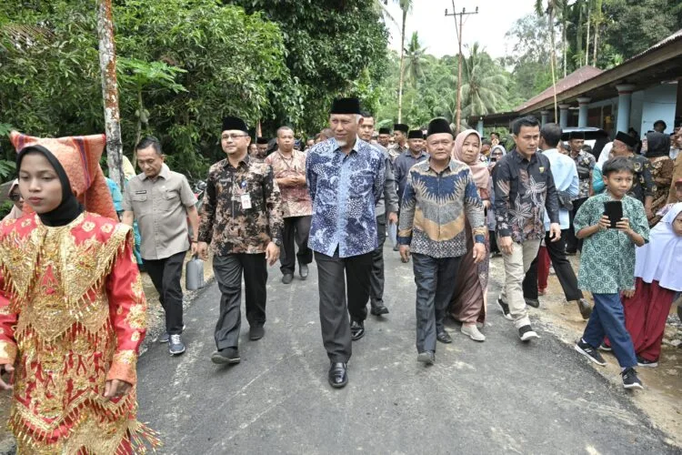 Kunjugan Gubernur Mahyaldi ke Padang Pariaman, Kamis (2/1/2025). Foto: istimewa.