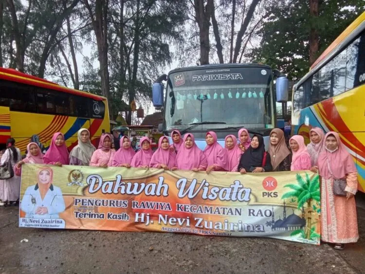 Hj. Nevi Zuairina Gelar Dakwah Wisata, Wujud Pererat Silaturahmi dan Tanamkan Nilai Keislaman
