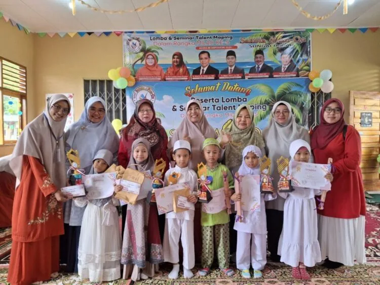 Hj. Nevi Zuairina Dukung Seminar Pemetaan Bakat Anak di Milad Ke-5 Sakola Alam-Qu