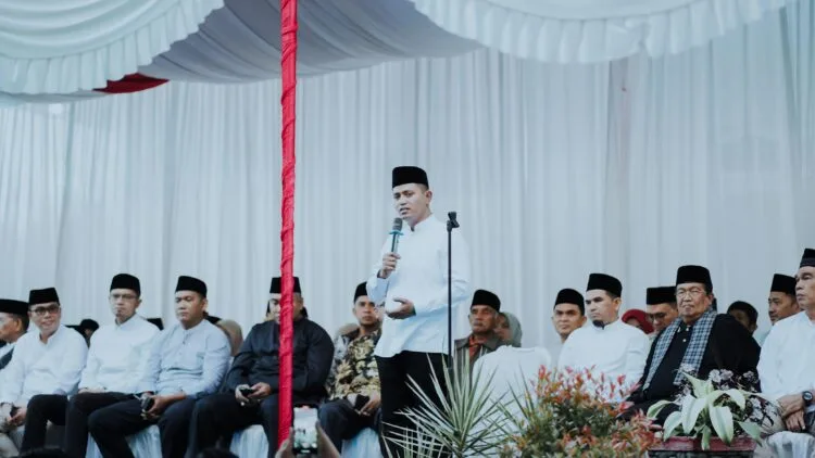 Bupati dan Wakil Bupati Solok Awali Ramadhan dengan Buka Puasa Bersama Masyarakat