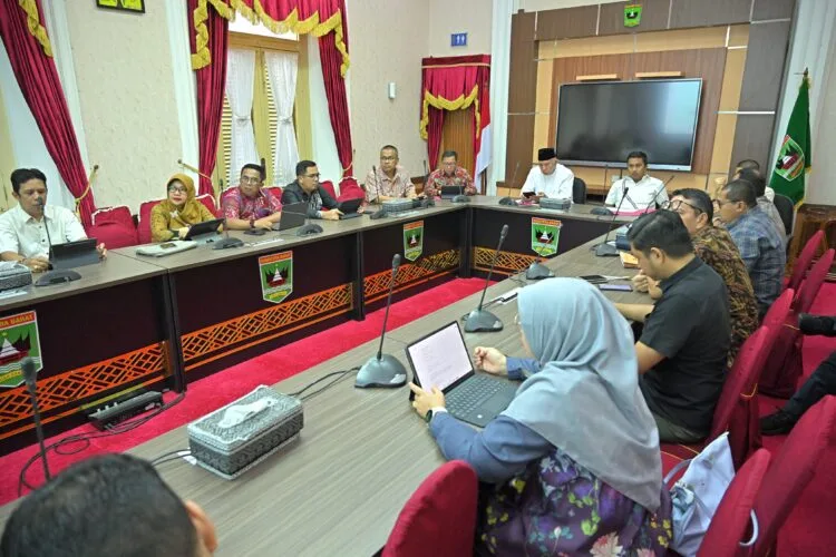 Usai Retret, Gubernur Mahyeldi dan Wagub Vasko Bahas Efisiensi Anggaran dalam Rapat bersama TAPD Sumbar