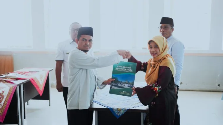 Hadiri Serah Terima Jabatan Direktur RSUD Arosuka, Wabub Sampaikan Terimakasih  dan Harapkan Kemajuan