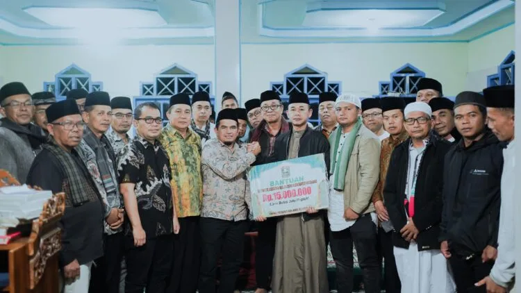 Serahkan Bantuan Pembangunan Mushola, Wakil Bupati Candra Ingatkan Ramadhan Untuk Tingkatkan Kualitas Ibadah
