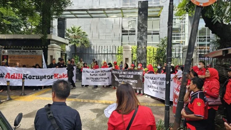 Bacakan Eksepsi Setebal 155 Halaman, Hasto dan Tim Hukum Lawan Pembungkaman Politik
