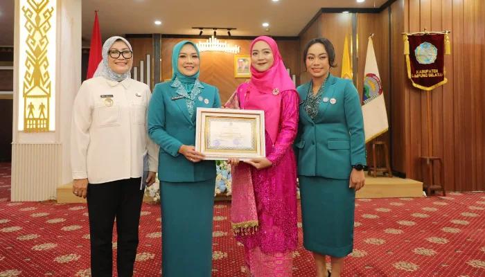 Purnama Wulan Sari Mirza Lantik Ketua TP-PKK dan Ketua Tim Pembina Posyandu Kabupaten Lampung Selatan Zita Anjani Radityo Egi