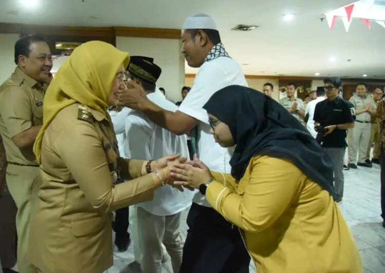 Plt. Wali Kota Jaktim Iin Mutmainnah Bangkitkan Semangat Kerja ASN saat Halal Bihalal Lebaran