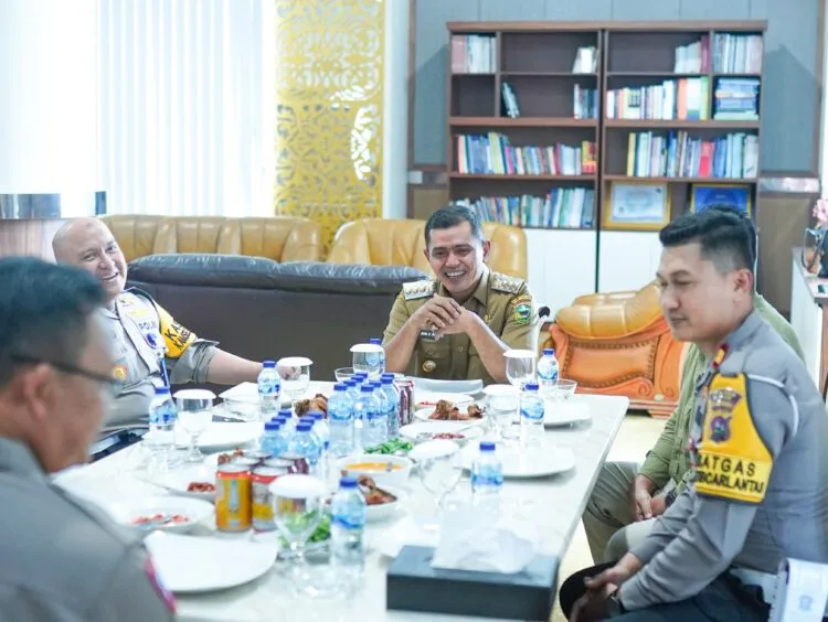 Disambut Bupati Jon Firman Pandu, Kapolres Solok Arosuka yang Baru Gelar Silaturahmi