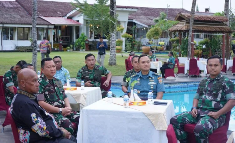 Perkuat Sinergi dan Komunikasi, Dandim 1708/BN Hadiri Coffee Morning Antar Forkopimda Biak Numfor