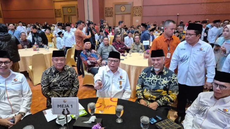 Gubernur Mahyeldi Ajak Perantau Memperkuat Bank Nagari, Mendapat Dukungan dari Ketua Umum DPP Gebu Minang