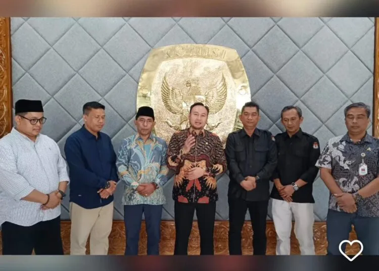‎Aggota DPR RI Fraksi PKS, Rahmat Saleh Tinjau Kesiapan PSU di KPU Sumbar untuk Pilkada Pasaman