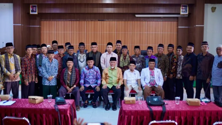 Bupati dan Wakil Bupati Hadiri Halalbihalal Idul Fitri 1446 H Bersama FK3S Kabupaten Solok