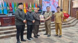 DPRD Pimpinan Rapat Paripurna, Terima Laporan Reses Anggota DPRD Provinsi Sumatera
