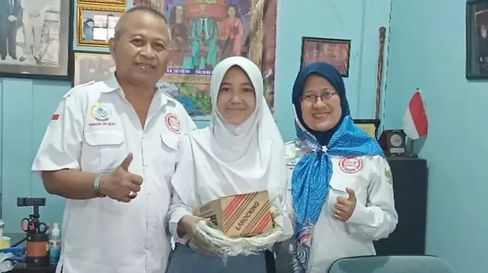 SMA dan SMK Sri Mukti Cilacap (1988-1989), Sekolah Swasta Biaya Ringan dan Beasiswa