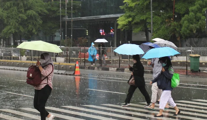 Prakiraan Cuaca Hari Ini: Sebagian Besar Wilayah Jabodetabek Diguyur Hujan Ringan