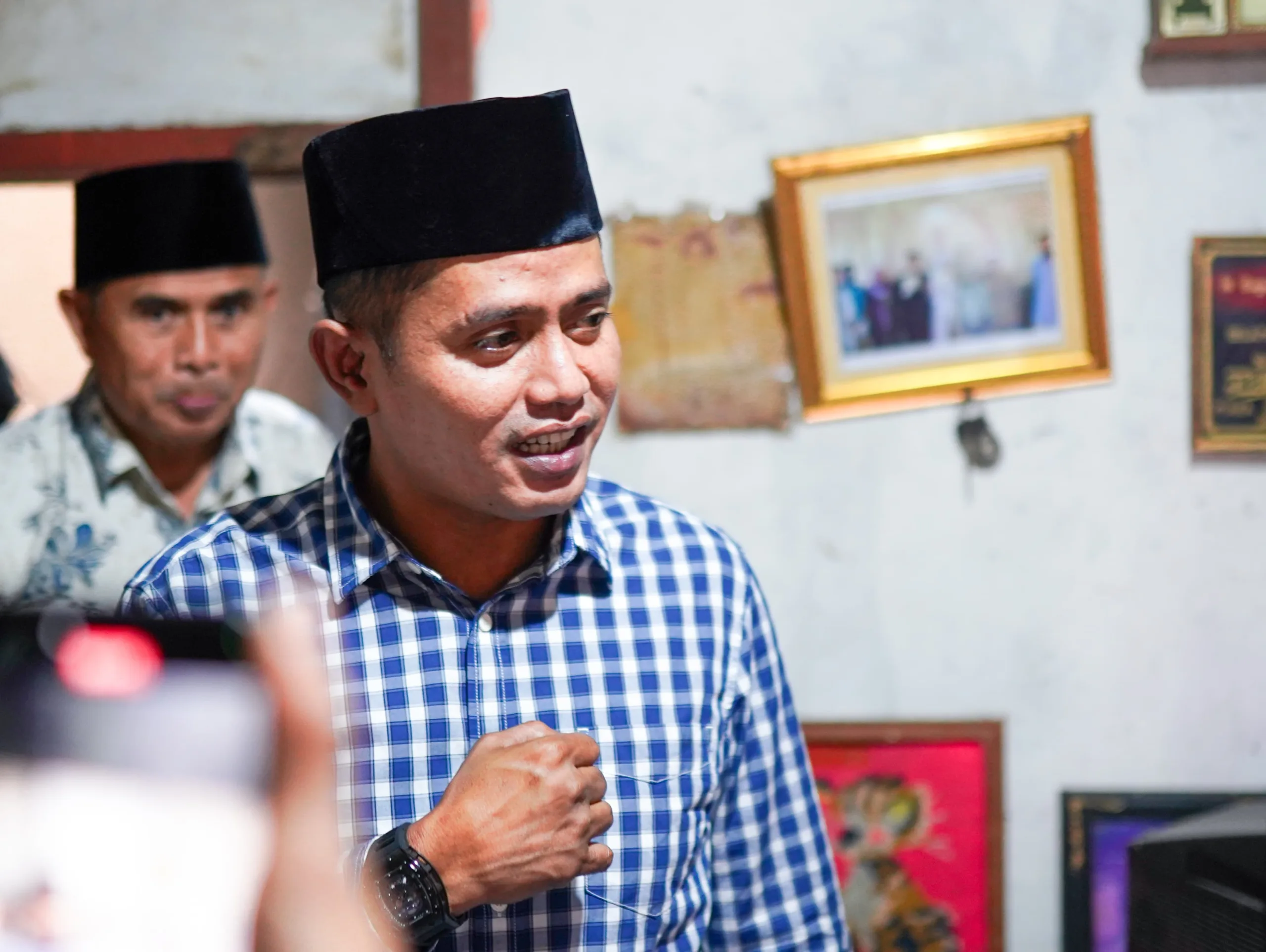 Bupati Solok Serahkan Bedah Rumah Kepada Warga Kurang Mampu di Jorong Tabek Pala Talang